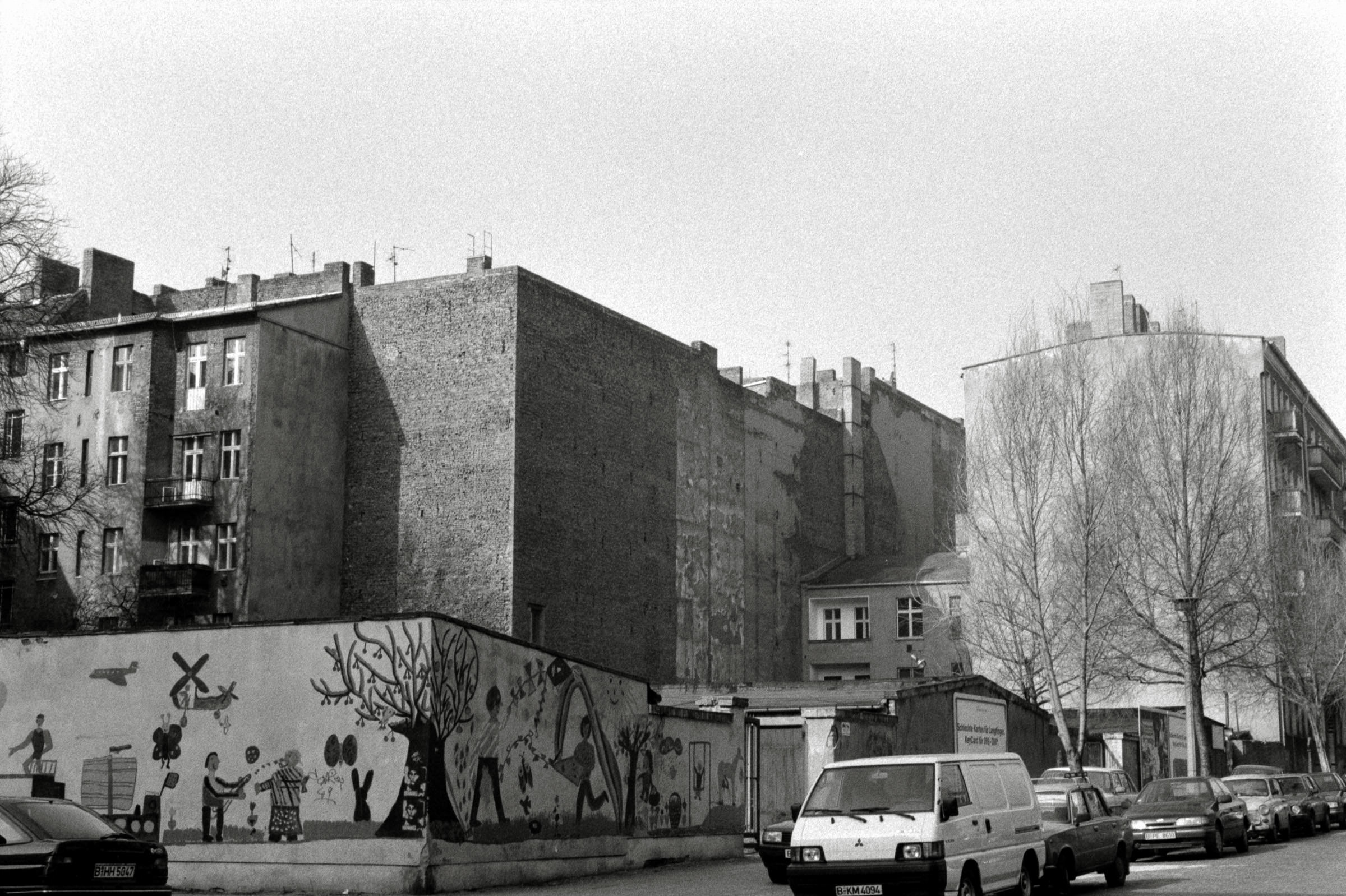 AHP F1993 03 007 sc240902 img18 NLP